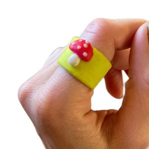 Vintage y2k polymer clay magic mushroom neon ring Sz 7